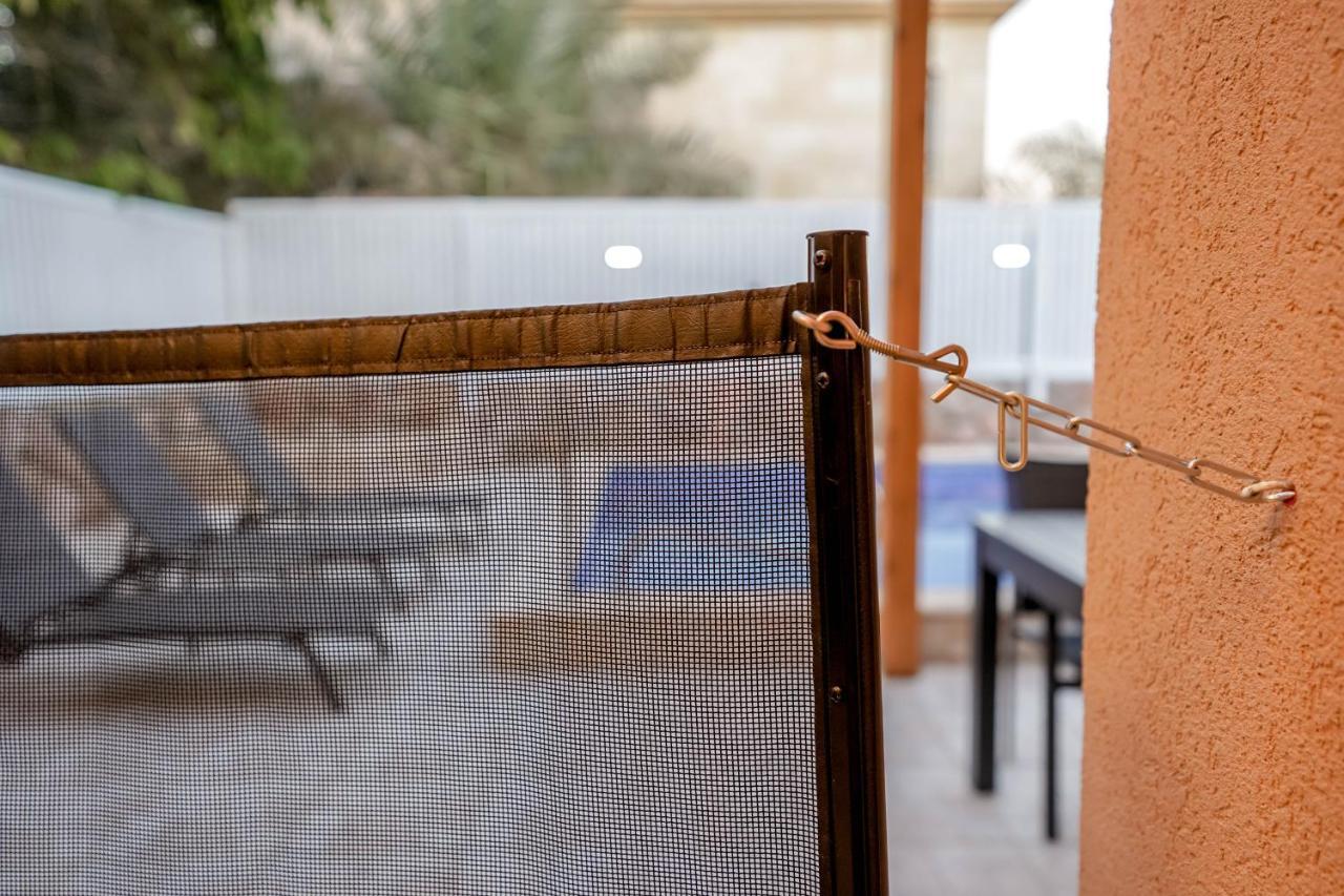 וילה רוני בריכה מחוממת Villa Roni Heated Pool 埃拉特 外观 照片